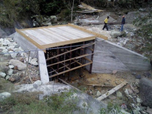 Vientos rachados, deslizamientos y sequía azotan a vecinos de La Paz