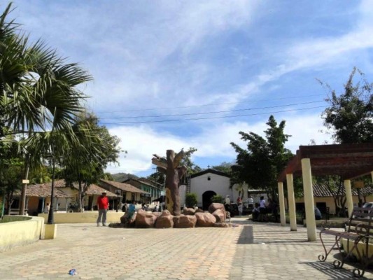 Ordenan toque de queda en Mapulaca por amenazas de pandilleros de El Salvador