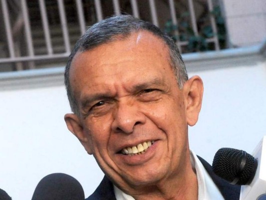 Porfirio Lobo reitera que no se robó un cinco del gobierno