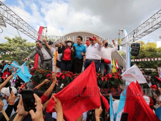 Junto a Nasralla, Doris Gutiérrez y Milton Benítez, candidata de Libre hace cierre de campaña en Tegucigalpa