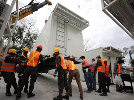 Ya se instalaron 13 de los 39 módulos del hospital móvil de SPS