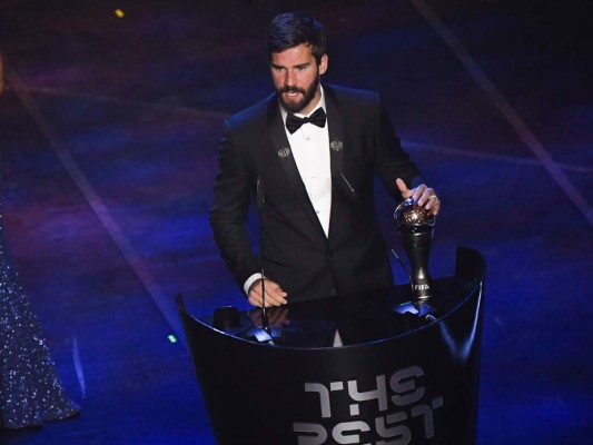 Alisson Becker gana el premio The Best al mejor arquero&nbsp;&nbsp;