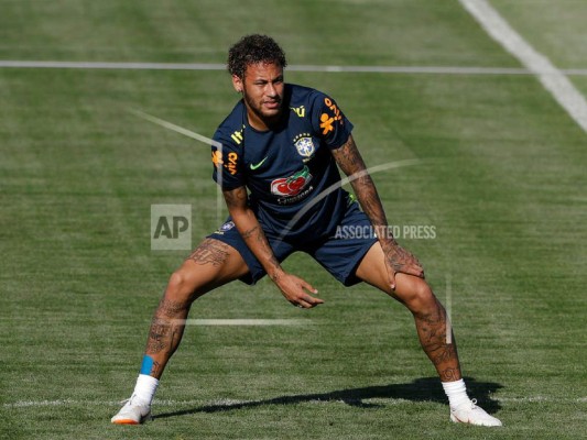 Tite: Neymar está listo, pero no al 100%