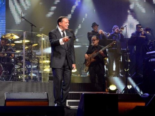 Luis Miguel sorprende con el rostro rejuvenecido