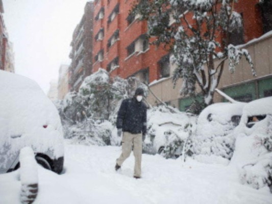 Limpieza en las calles de Madrid tras la nevada Filomena (FOTOS)  