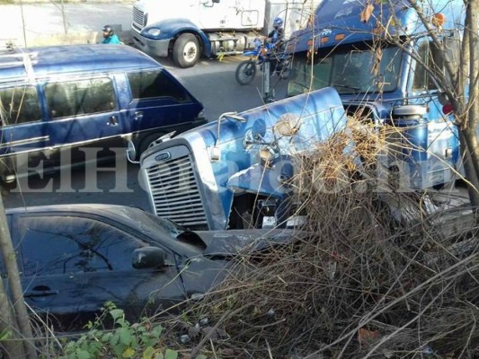 Honduras: Dos personas heridas en accidente de rastra en Germania, salida al sur de la capital