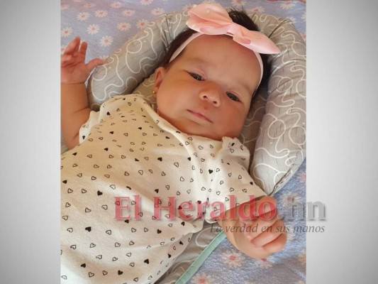 Las tiernas fotos de Helena, la bebé de Brenda Moncada y Fernando Maldonado