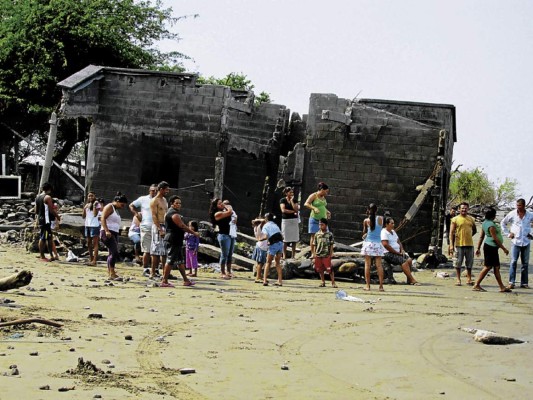 Cuantiosas pérdidas dejó alto oleaje en el sur de Honduras