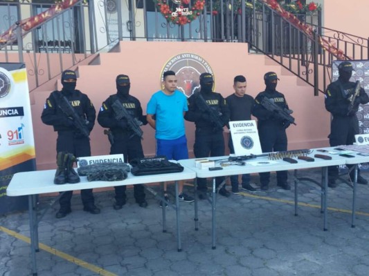 Capturan al 'Perverso' y al 'Wason', sicarios de la pandilla 18 en colonia El Pedregal&nbsp;&nbsp;