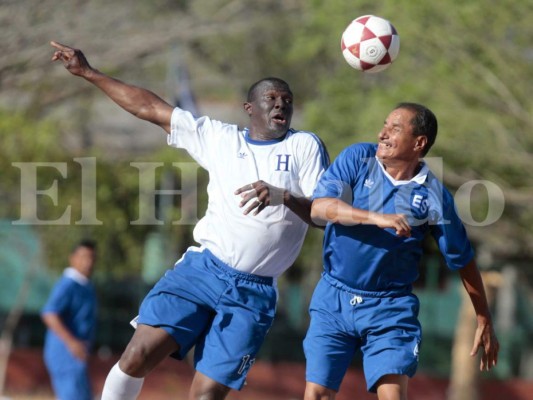 En amistoso exmundialistas de España 82 de Honduras y El Salvador empataron a uno