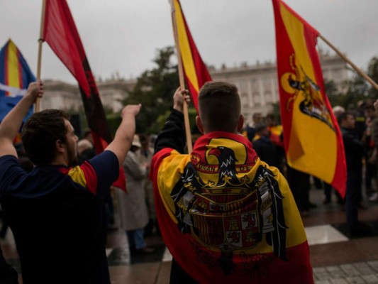 Nostálgicos del franquismo realizan acto en Madrid