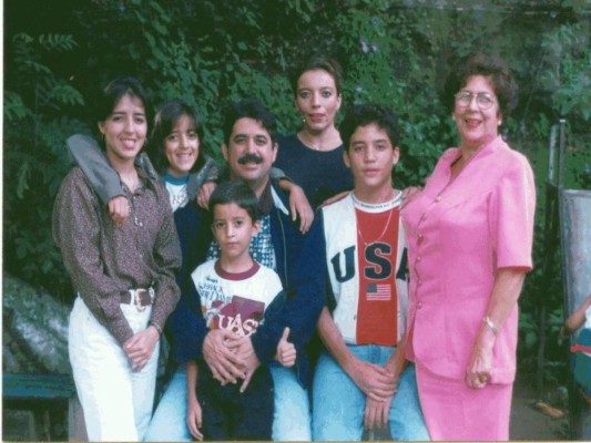 Así conviven con sus familias los precandidatos a la presidencia de Honduras