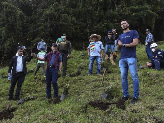 Helio Neto, sobreviviente de la tragedia aérea del Chapeoense, visitó la zona donde murieron sus compañeros tras conmemorarse cinco años del accidente