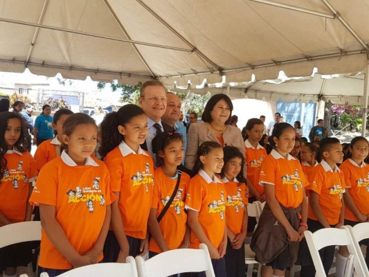 Fundación Terra dará 2,500 becas tutorías a escolares