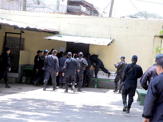 Terror en el centro penal de San Pedro Sula: 13 reos muertos