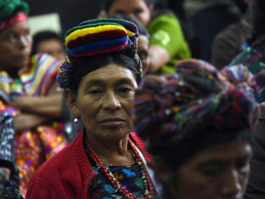 Grupos étnicos con limitado acceso a salud y educación