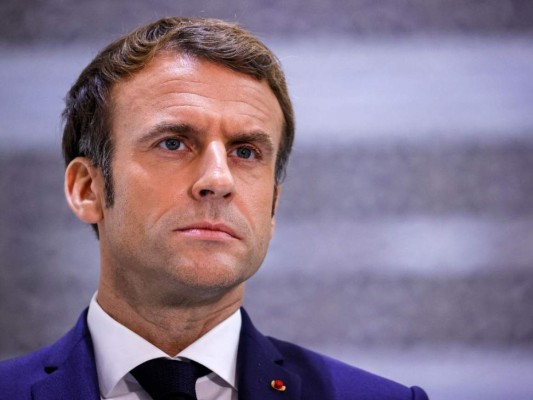 Macron genera indignación en Francia al confesar querer 'fastidiar' a los no vacunados