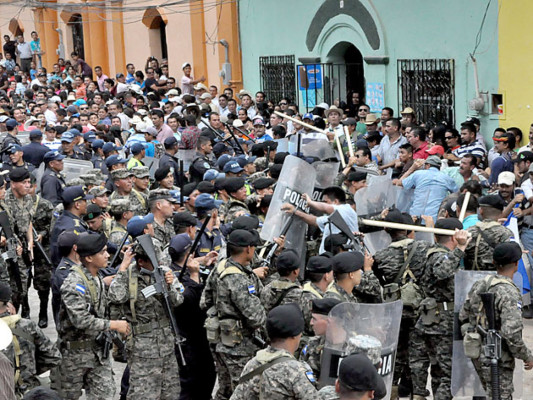Zafarrancho en celebración del Día de Lempira deja hasta niños golpeados en Gracias