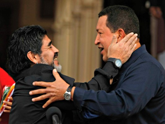 Chilavert a Maradona: 'Apoya a los asesinos de Venezuela, pero vive en Dubai'