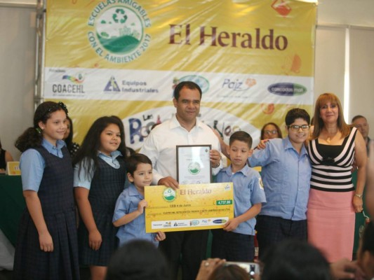 CEB destacan en concurso ecológico de EL HERALDO