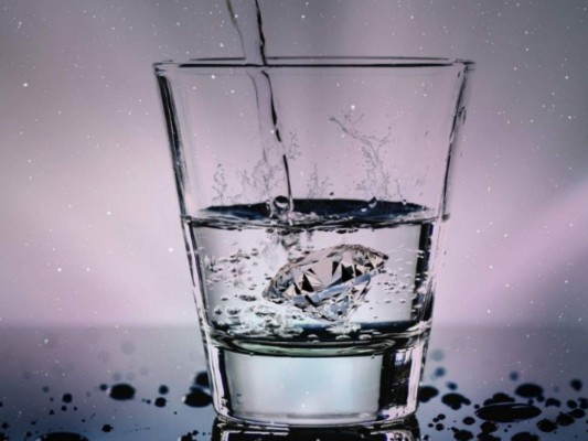El agua es vital en cualquier momento del día. Foto: Pixabay