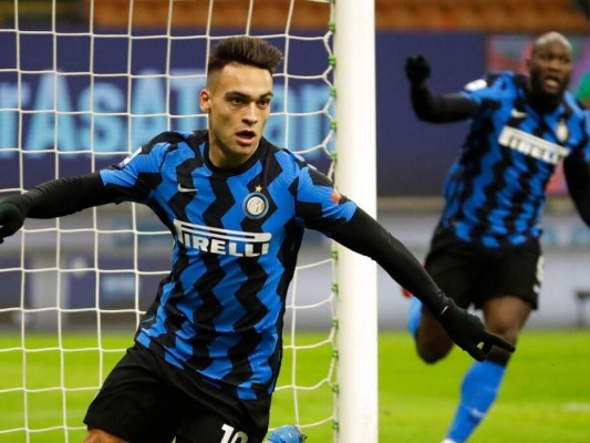 Lukaku realiza doblete y el Inter toma la cima de la Serie A italiana
