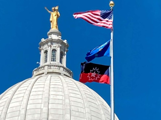 ¿Qué significan los símbolos, colores y diseños de la bandera del Juneteenth?