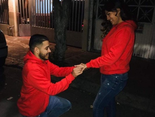 Joven le propone matrimonio a su novia en Nochebuena y muere horas después