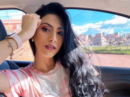 Gabriela Salazar, ex Miss Honduras Mundo, abandona el país por amenazas