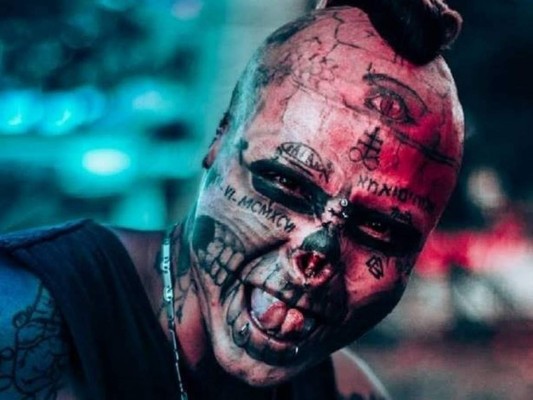 Colombiano se cortó la nariz, las orejas y la lengua para parecerse a una calavera