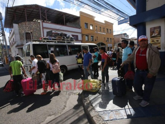 Viajeros comienzan a abandonar la capital para celebrar fiestas navideñas