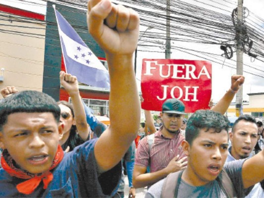 El artículo de Octavio Carvajal: ¡Fuera JOH! ¿Y?