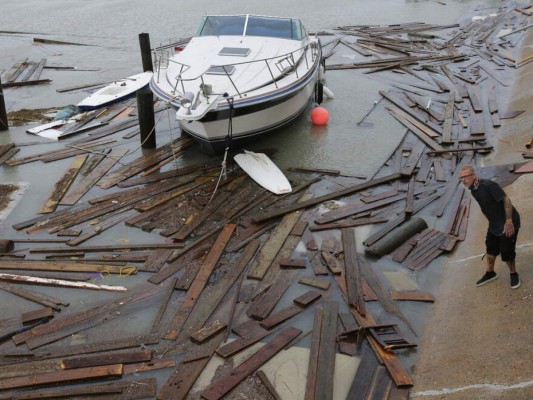 Hanna pierde fuerza pero aún amenaza Texas y norte de México