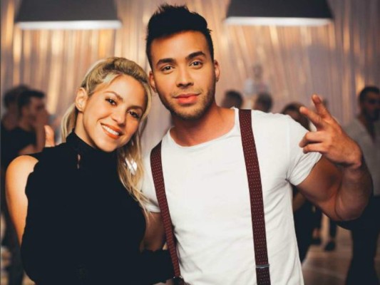 Video: Shakira muestra su talento para bailar bachata