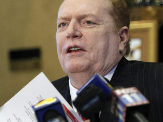 Editor pornográfico ofrece $10 millones a quien de información que lleve a juicio político a Trump