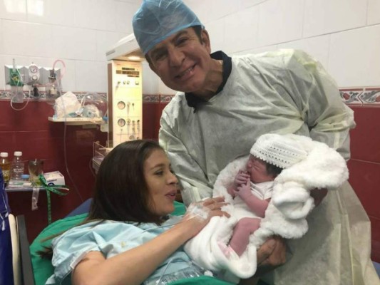 Iroshka Elvir comparte foto del parecido que tiene su hija Alicia con Salvador Nasralla