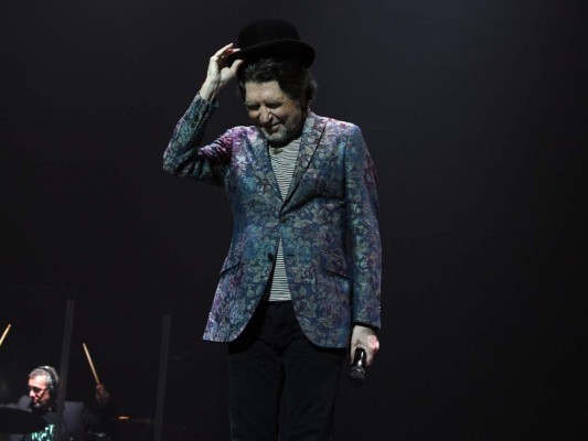 Joaquín Sabina evoluciona favorablemente de la operación tras su caída