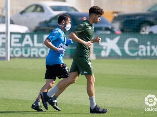 Clubes españoles entrenan con grupos de 14 jugadores