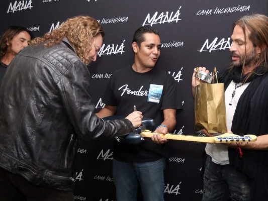 Hondureños cantan al ritmo de Maná