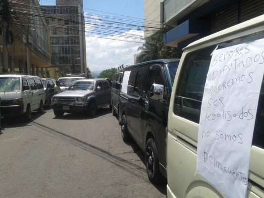 Tegucigalpa: Protestan conductores de rapiditos
