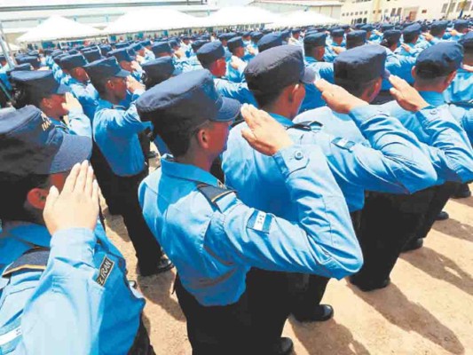 Honduras: Bajo vigilancia extrema estarán los agentes policiales ratificados