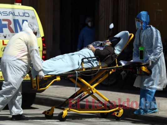 Salas covid-19 a su máxima capacidad en hospitales de la capital