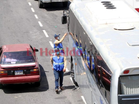 En fotos: capitalinos abandonan el Distrito Central por turistear en Feriado Morazánico  