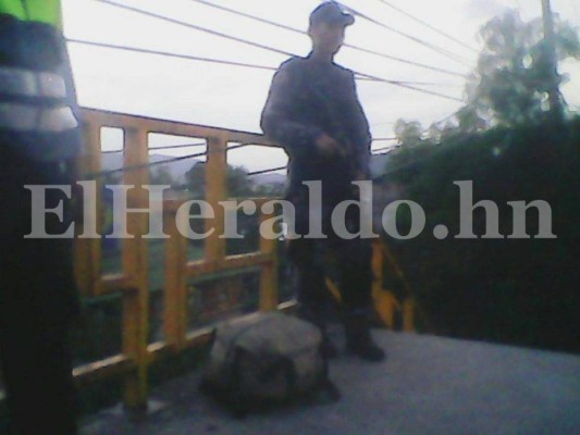 Desde vehículo lanzan sospechoso maletín a inmediaciones del Hato de Enmedio