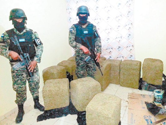 Con 700 libras de marihuana caen cuatro personas