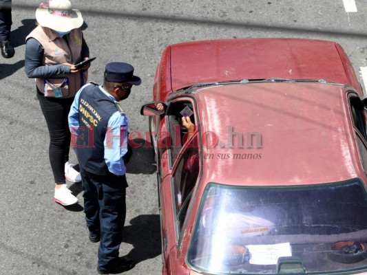 En fotos: capitalinos abandonan el Distrito Central por turistear en Feriado Morazánico  