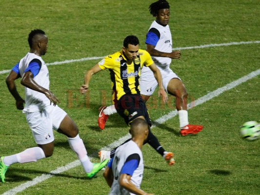 Real España sufre de más para vencer al Honduras de El Progreso en SPS