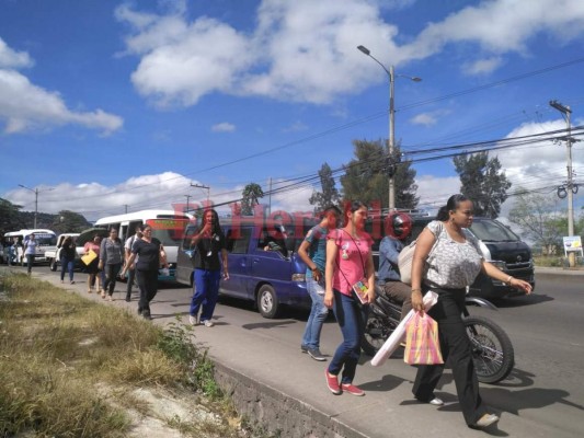 Así fue la caravana de buses 'brujitos' en la capital