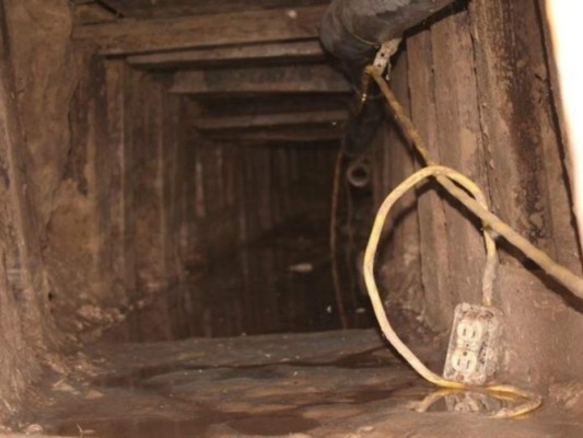 Descubren dos inmensos y misteriosos túneles en frontera México-EEUU