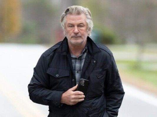 Alec Baldwin es demandado por el tiroteo fatal de 'Rust'